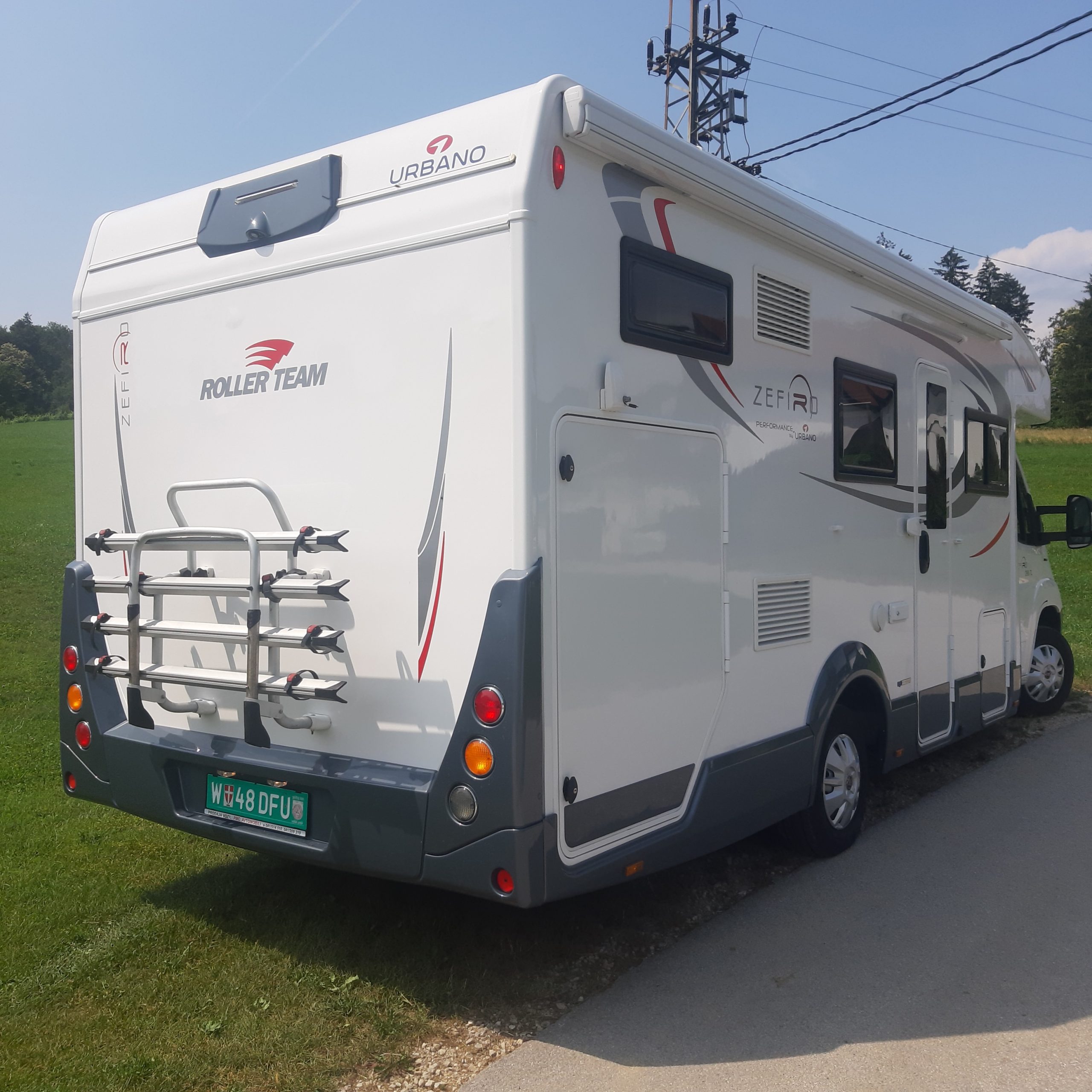 Camper Garage by Bojč
