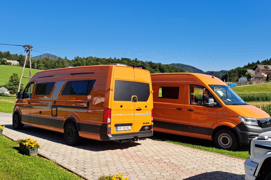 Camper Garage by Bojč